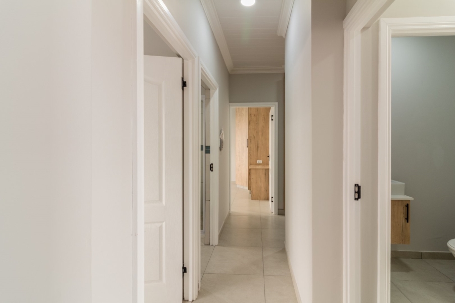 3 Bedroom Property for Sale in Fraaiuitsig Western Cape